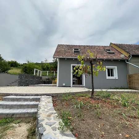 Holiday home Dandelion Szololiget Vendeghaz